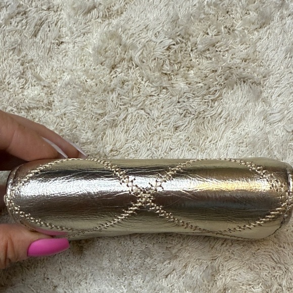 NWT Tory Burch Willa Metallic Gold Quilted Card Case - Picture 4 of 12
